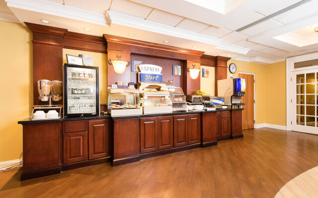 Holiday Inn Express & Suites Columbia-I-26 @ Harbison Blvd by IHG