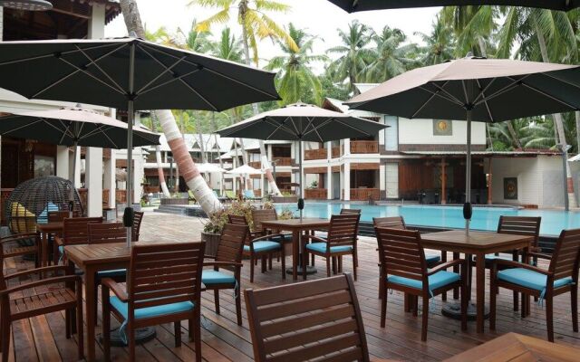 Sandyy Wavess Beach Resort