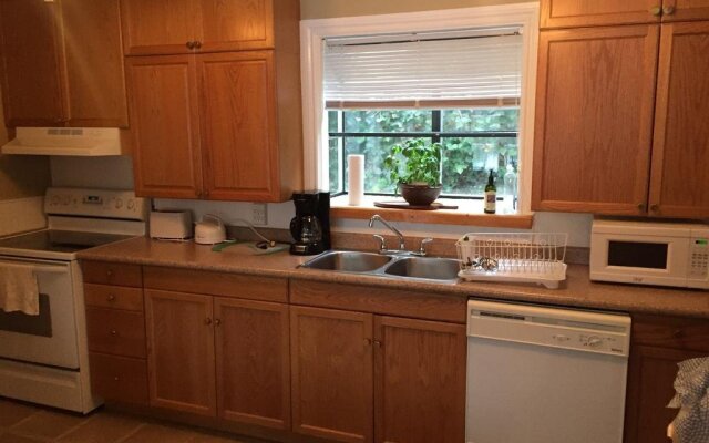 Leigh Lani Guest House