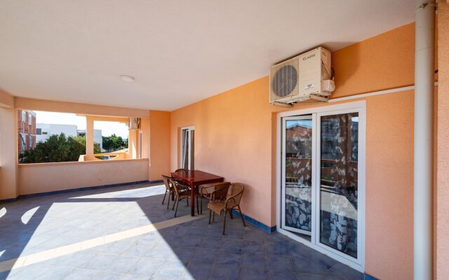 Bonvie Apartments in Center B4