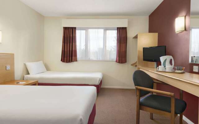 Days Inn by Wyndham Warwick South M40