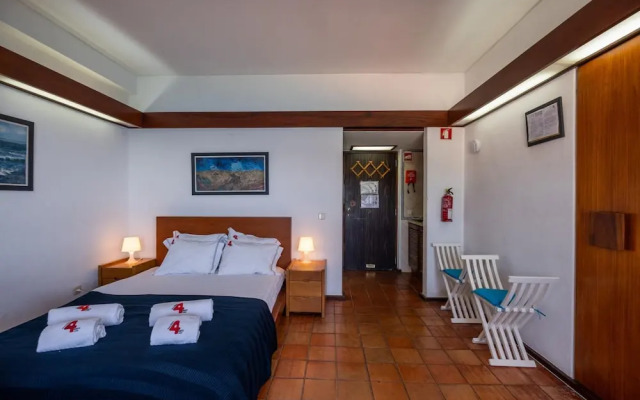 Rent4rest Sesimbra Ocean View Studio - Direct Beach Access