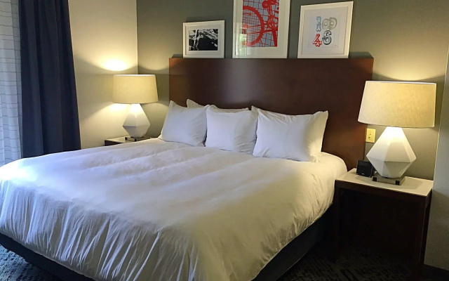 Pace Hotel Addison