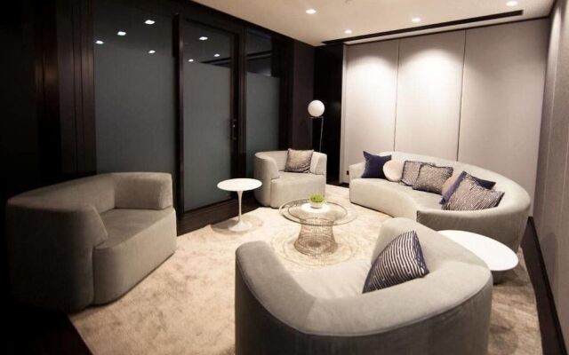 BHB Apartment in the Clouds