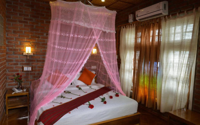 Teak Wood Hotel