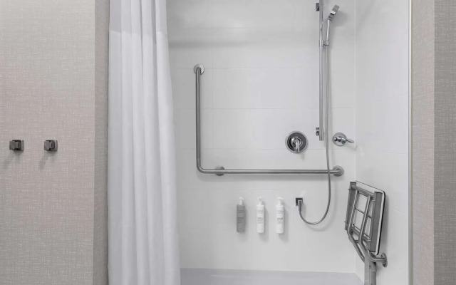 Hampton Inn & Suites by Hilton Orangeville, ON