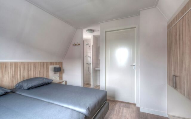 Luxurious Stately Villa With 2 Bathrooms, 1km From the Beach