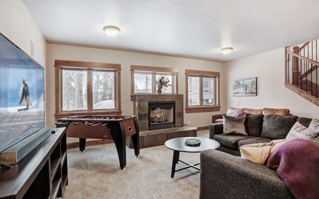 Highlands Trail House 5 Bedroom Home by RedAwning