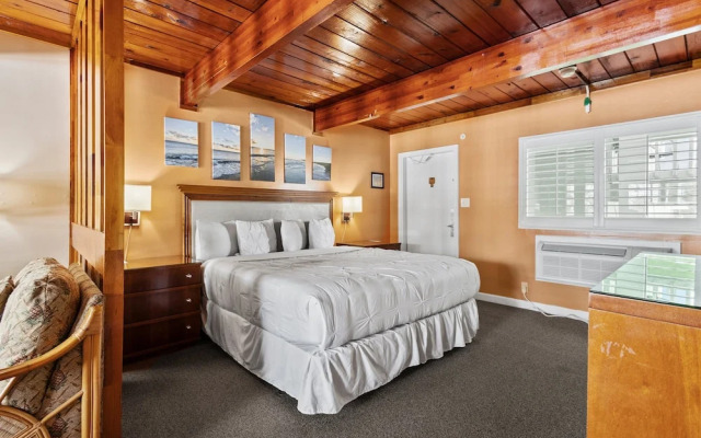 Oceanfront Inn II