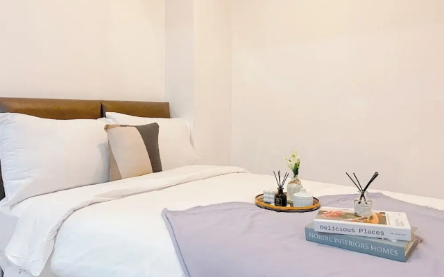Minimalist and Cozy 1BR Green Bay Pluit Apartment