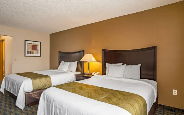 Quality Inn & Suites Pacific Seattle