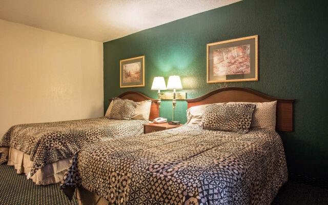 Econo Lodge Inn & Suites Lumberton