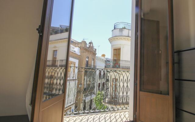 Deluxe Apartment with Giralda views