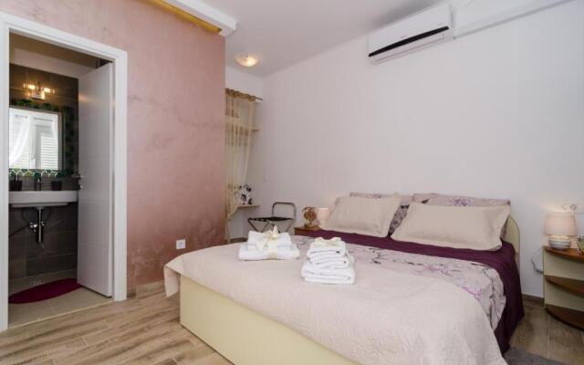 Apartment & Room Lady O