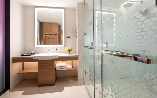 Hilton Homewood Hotel in Vientiane City – Bathroom – Kunming