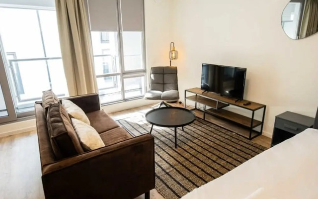 Studio Serviced Apartments With View -prh14/15-