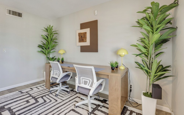 Luxury 5BR + Private Casita Theater Room + Pool