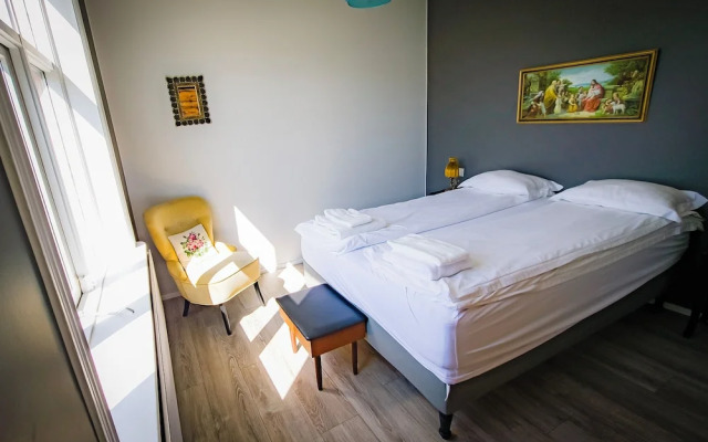 Guesthouse Hóll