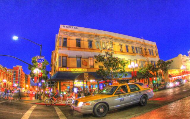 HI San Diego Downtown - Hostel