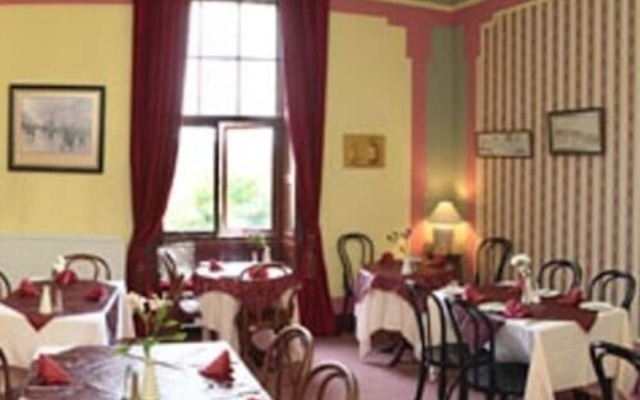 The County Hotel