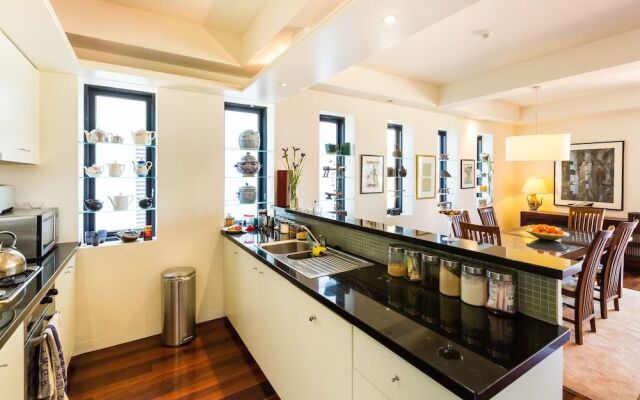 BELLE, 2BDR Melbourne Apartment