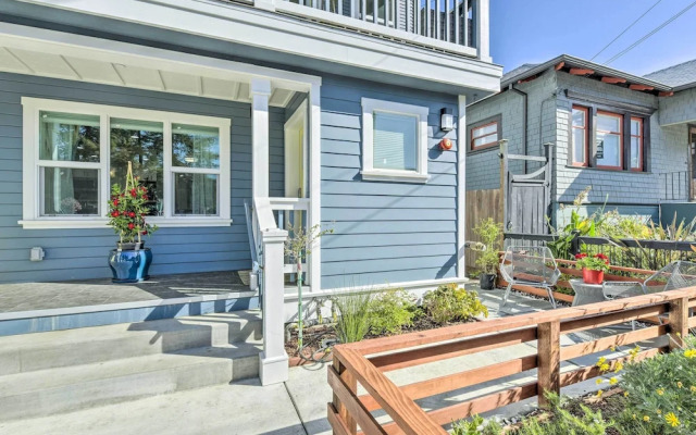 Sunny Oakland Retreat w/ Patio & Cute Garden!