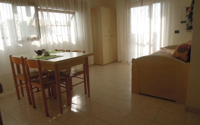 Homely one Bedroom Flat With Side sea View