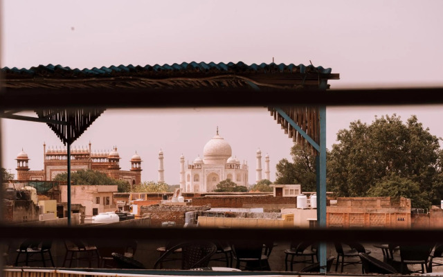 Joey's Hostel Agra