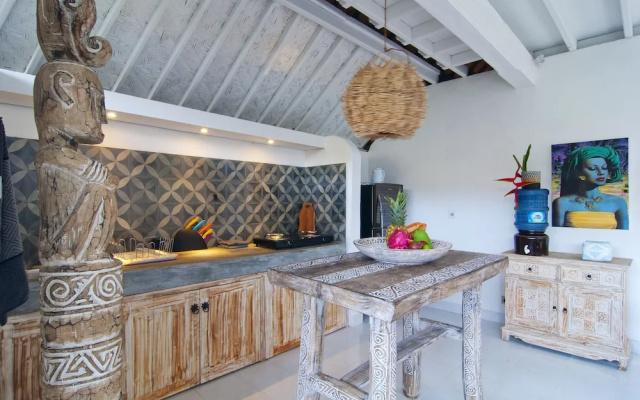 New 2 King Beds, Walk to Beach, Cafes all Else 30 Minutes From Airport