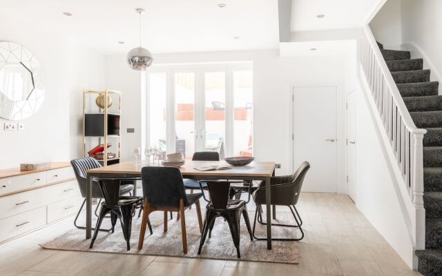 The Camden Retreat - Modern & Spacious 4BDR Home with Garden