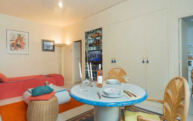 FOCH-CHAMPS ELYSEES Suites