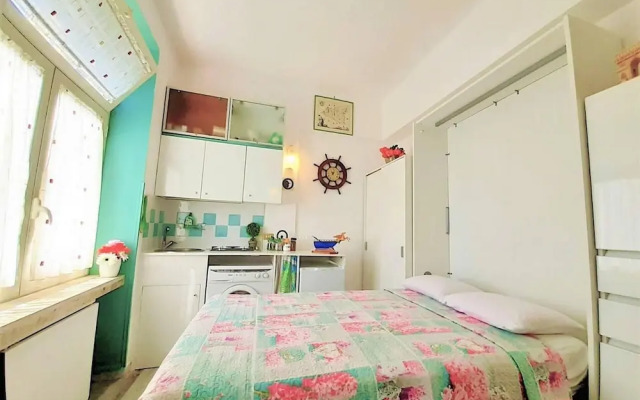 Amalfi Coast Seaside Tiny House x Solo Traveler