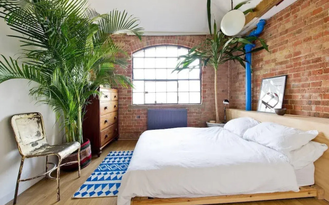 Unique & Vibrant 1-bed Loft With Roof Garden
