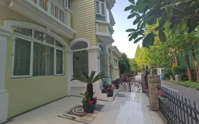 Qeejun Homestay Villa