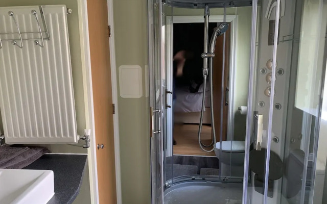 Toothbrush Apartments - Studio Apartment