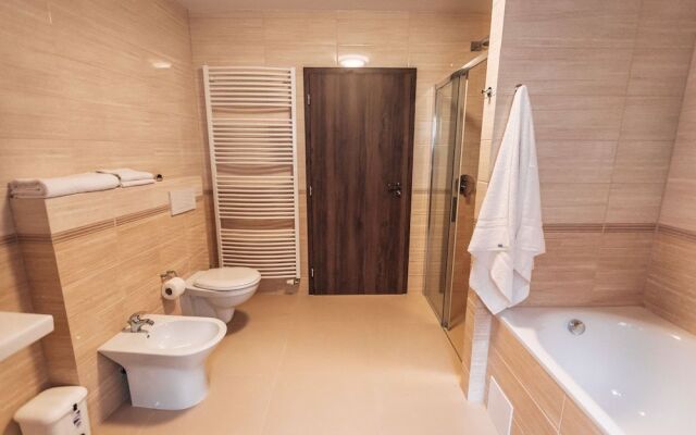 Star Hotel