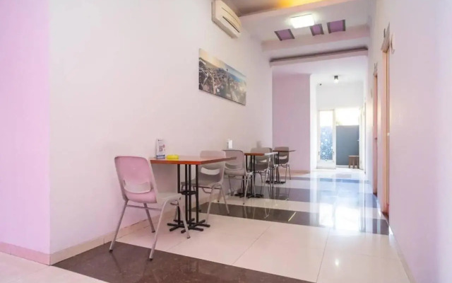 Violet Hotel