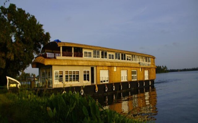 India Vacationz Houseboat
