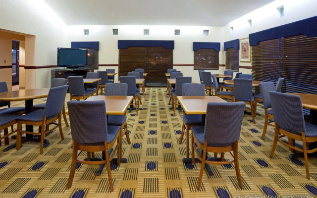 Holiday Inn Express Roseville-St. Paul by IHG