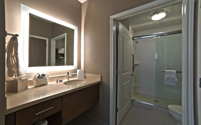 Staybridge Suites Houston - Humble Beltway 8 E by IHG