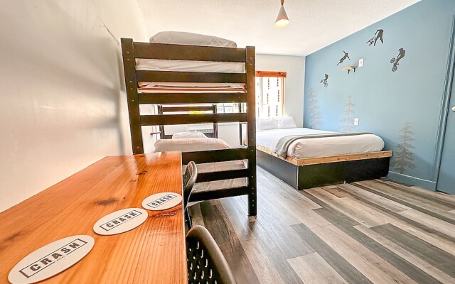 Crash Hotel Squamish