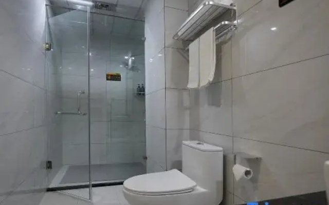 Aifeel Hotel (Nujiang Riverside Plaza)