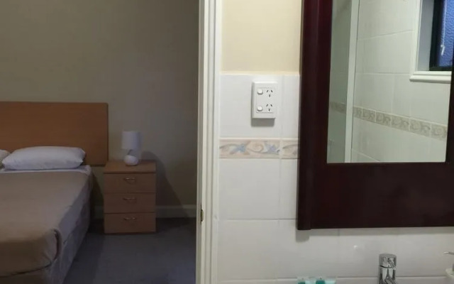 The Nosh and Nod - Howick Street