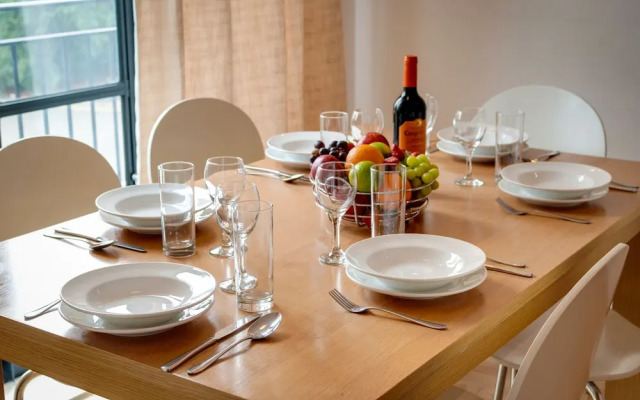 Base Serviced Apartments - The Docks