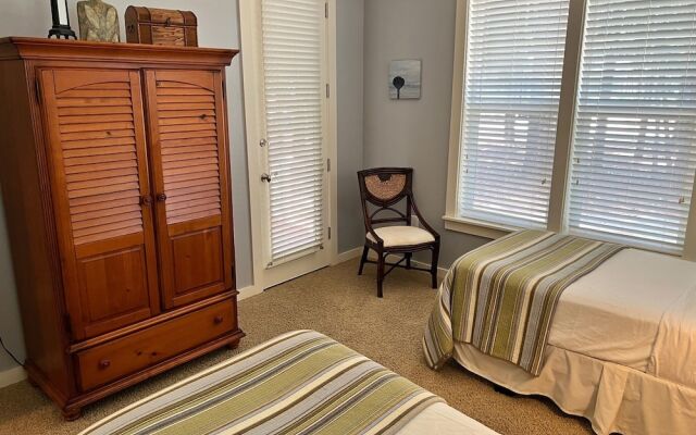 1380 Laurel Grove 3 Bedroom Home by RedAwning