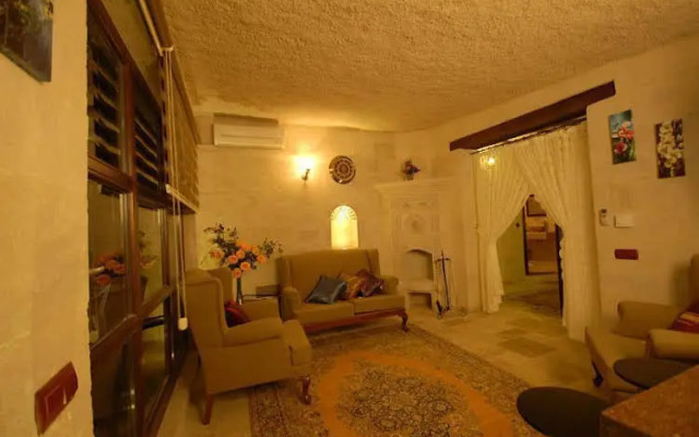 King Apart by Travellers