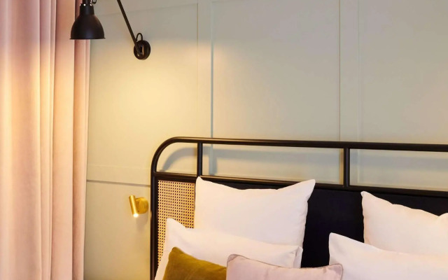 Square Lodge Hotel La Roche Sur Yon - Handwritten Collection