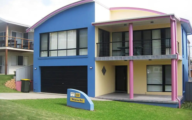 Whispering Seas @ Crescent Head