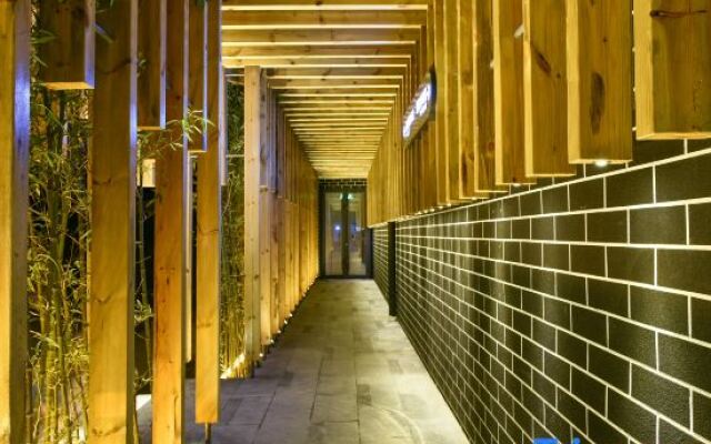 Atour Hotel Beijing Lize Financial Business District