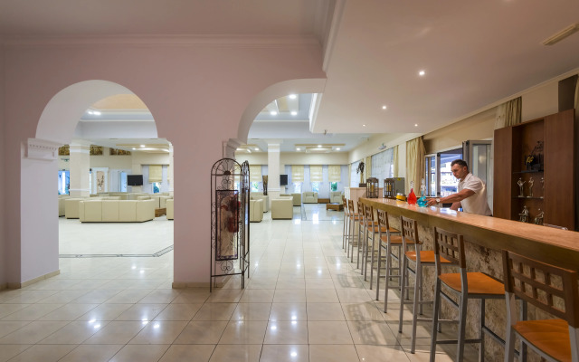 Gaia Royal Hotel
